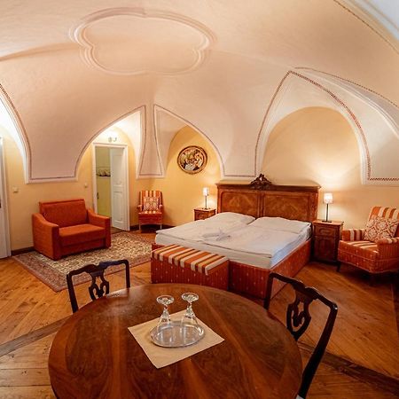 Penzion Cosmopolitan Ii. Otel Banská Štiavnica Dış mekan fotoğraf