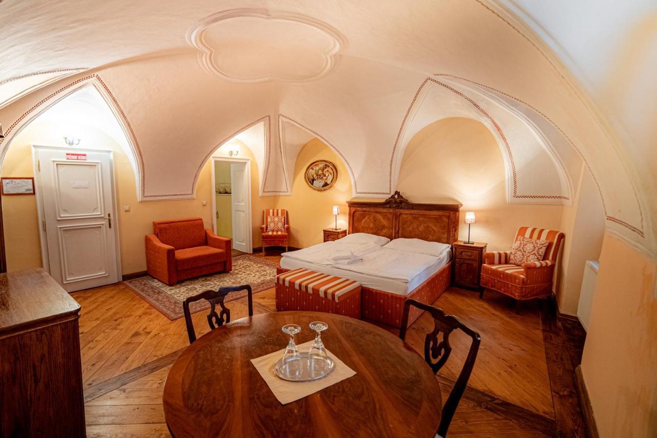 Penzion Cosmopolitan Ii. Banská Štiavnica Dış mekan fotoğraf