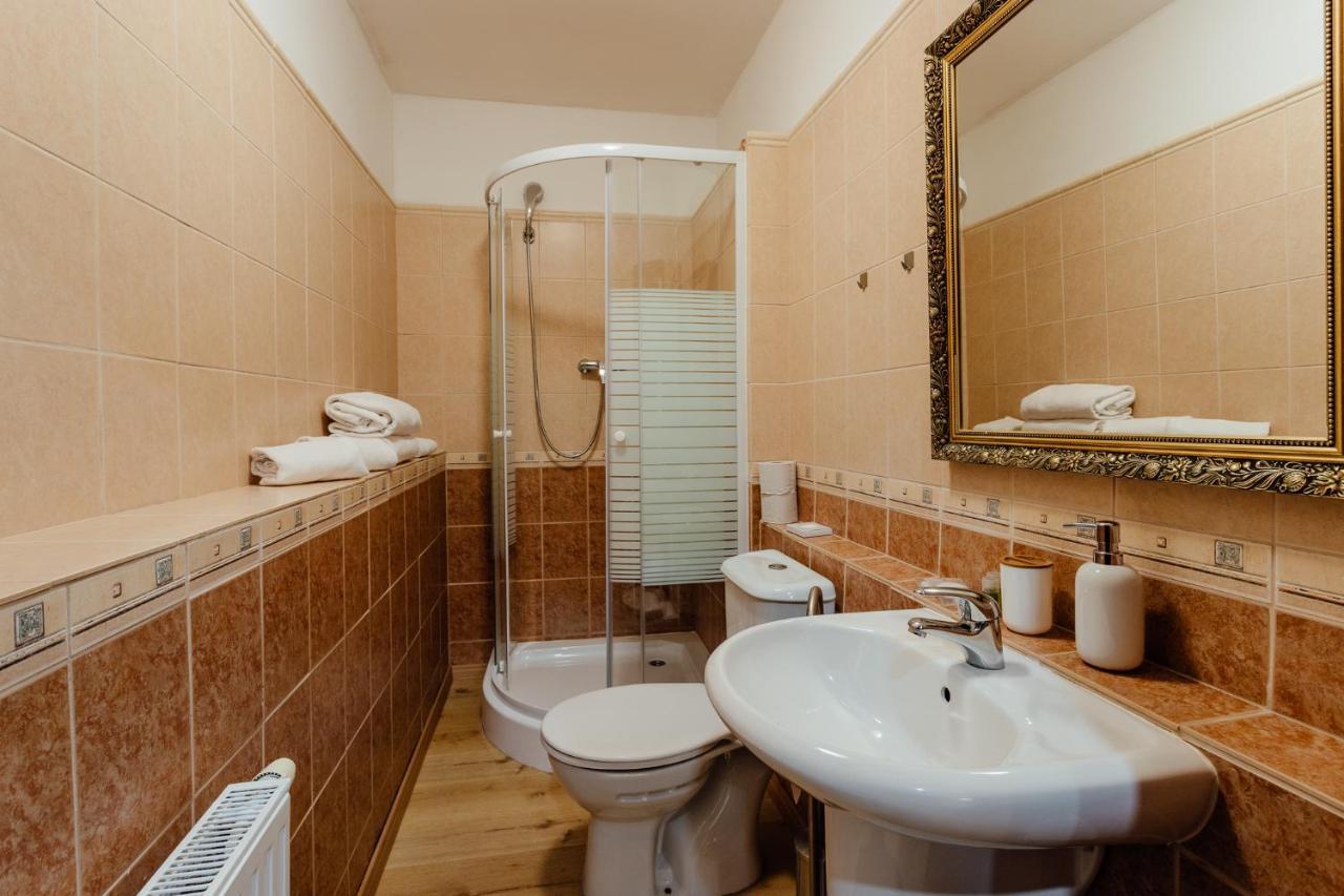 Penzion Cosmopolitan Ii. Banská Štiavnica Dış mekan fotoğraf