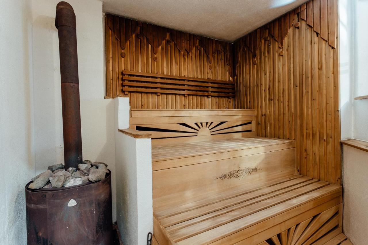 Penzion Cosmopolitan Ii. Banská Štiavnica Dış mekan fotoğraf