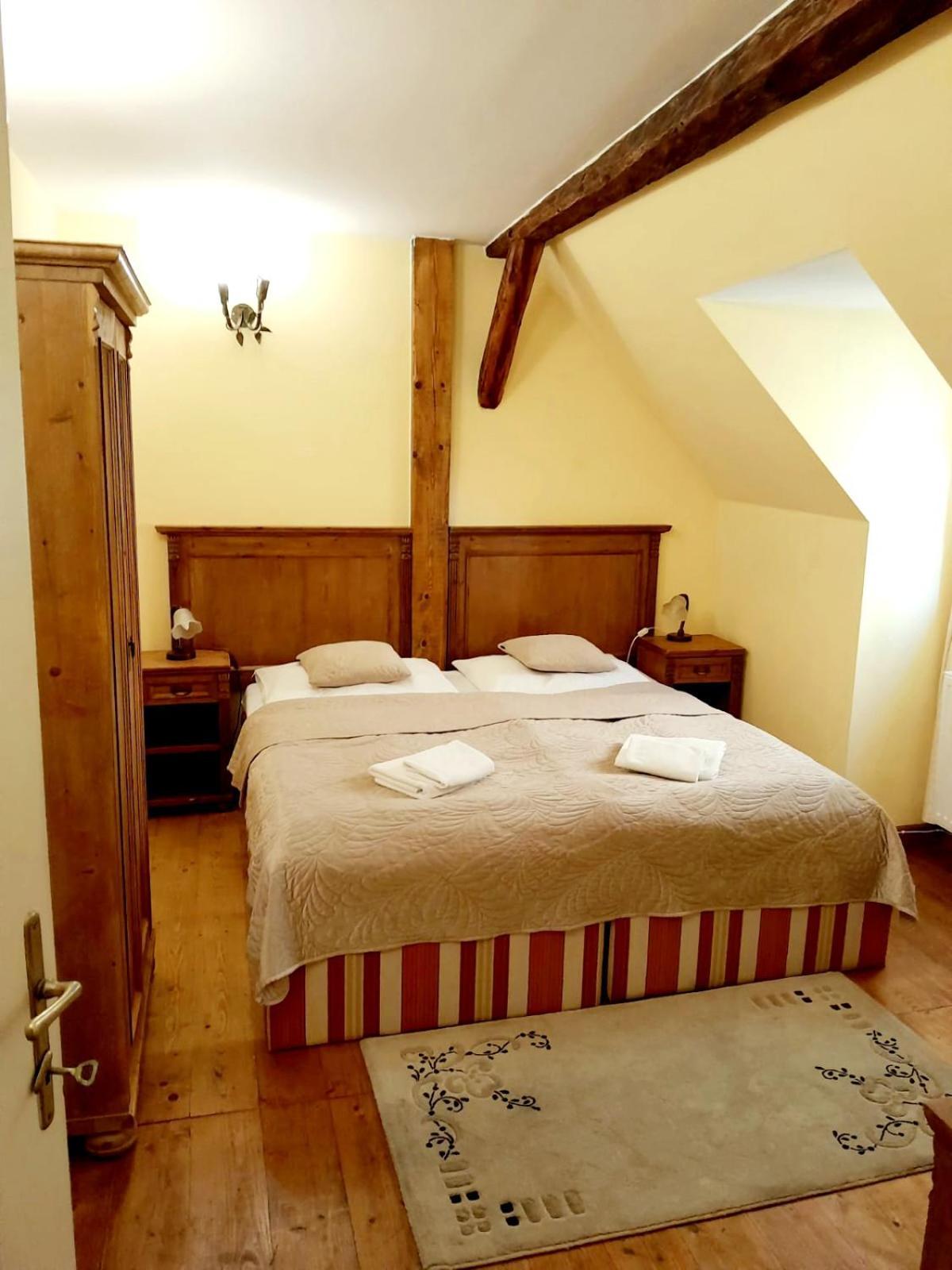 Penzion Cosmopolitan Ii. Banská Štiavnica Dış mekan fotoğraf