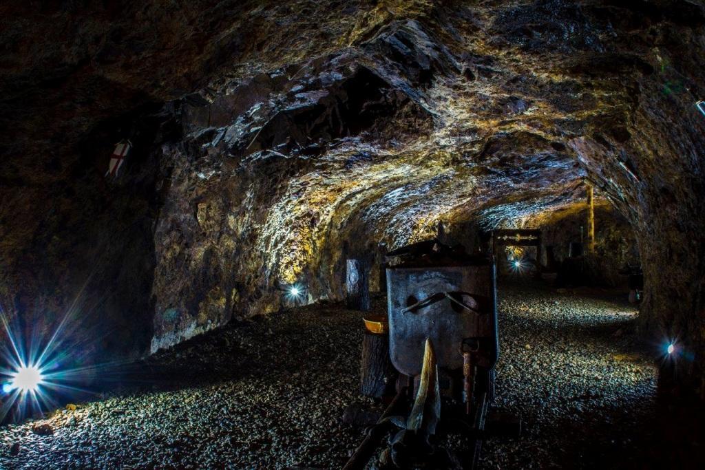 Penzion Cosmopolitan Ii. Otel Banská Štiavnica Dış mekan fotoğraf